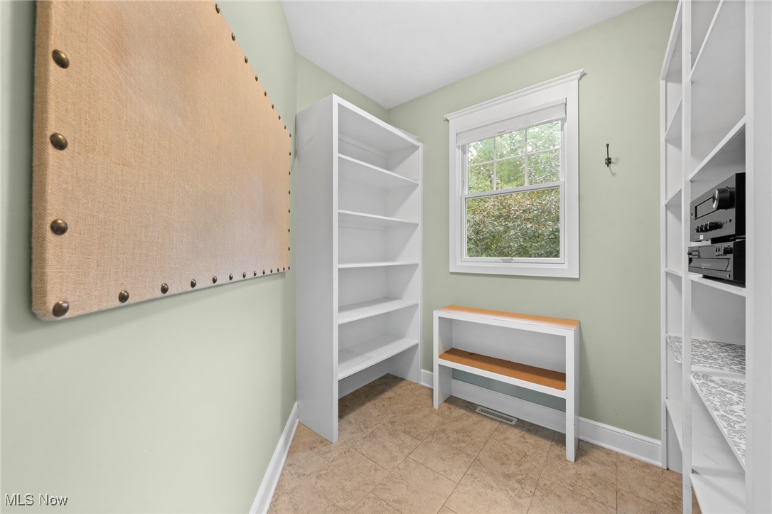 8489 Lake Shore Drive Chagrin Falls OH 44023