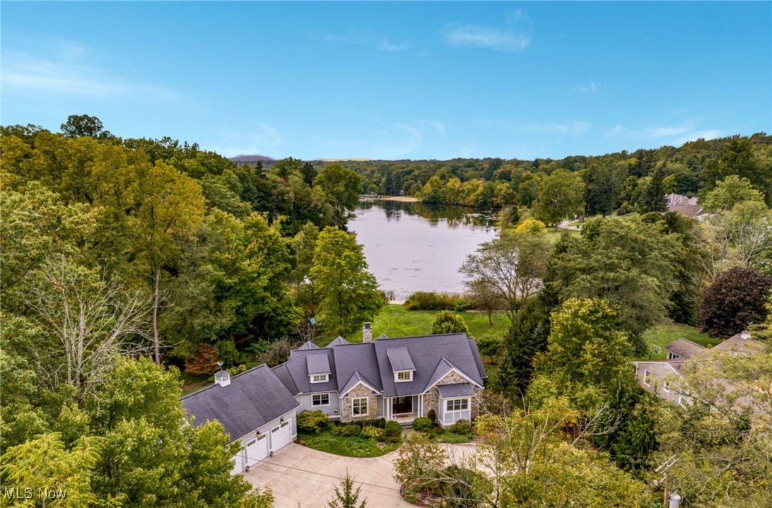 8489 Lake Shore Drive Chagrin Falls OH 44023