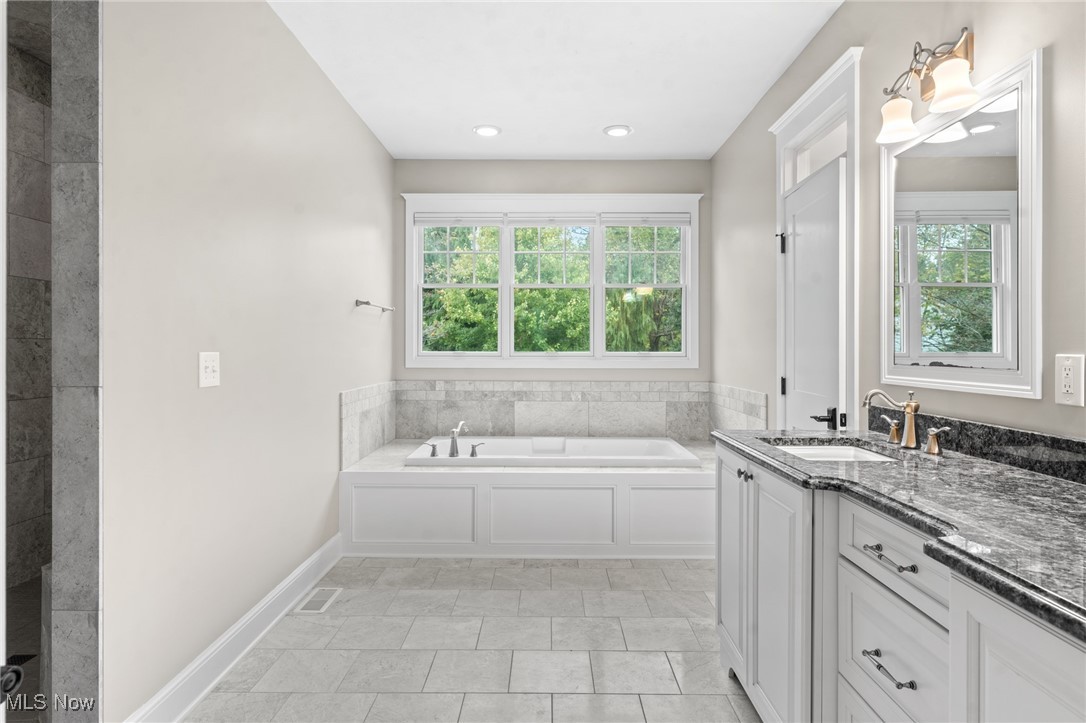 8489 Lake Shore Drive Chagrin Falls OH 44023