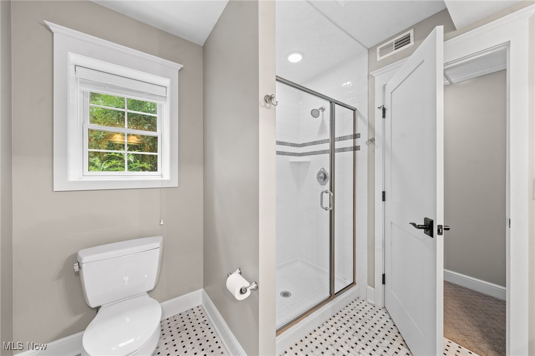 8489 Lake Shore Drive Chagrin Falls OH 44023