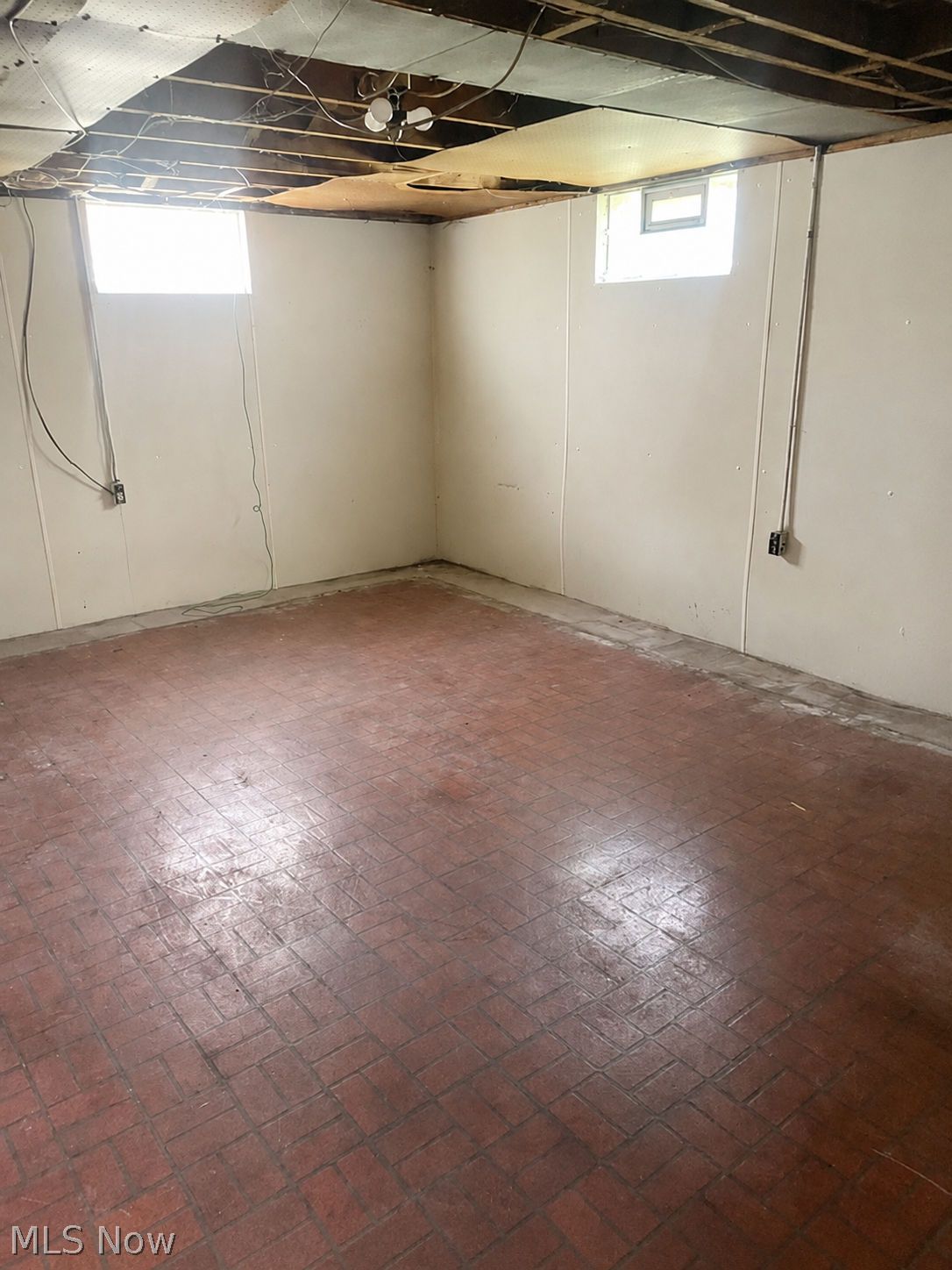 921 Garfield Street Struthers OH 44471