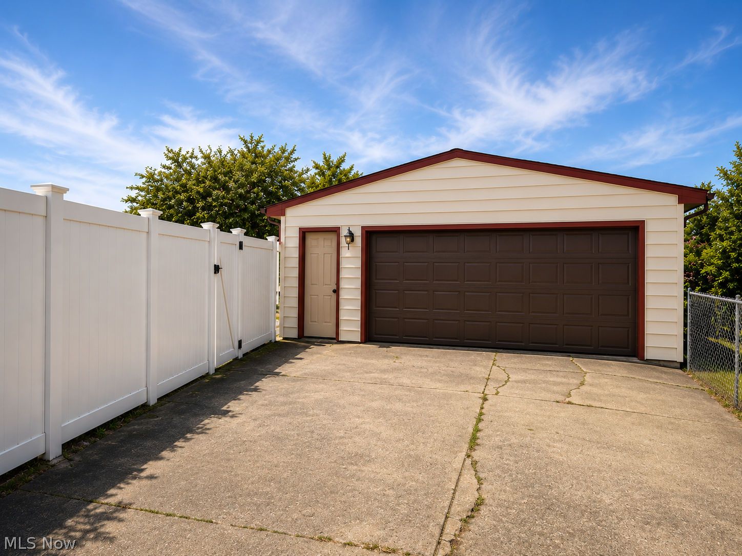 921 Garfield Street Struthers OH 44471