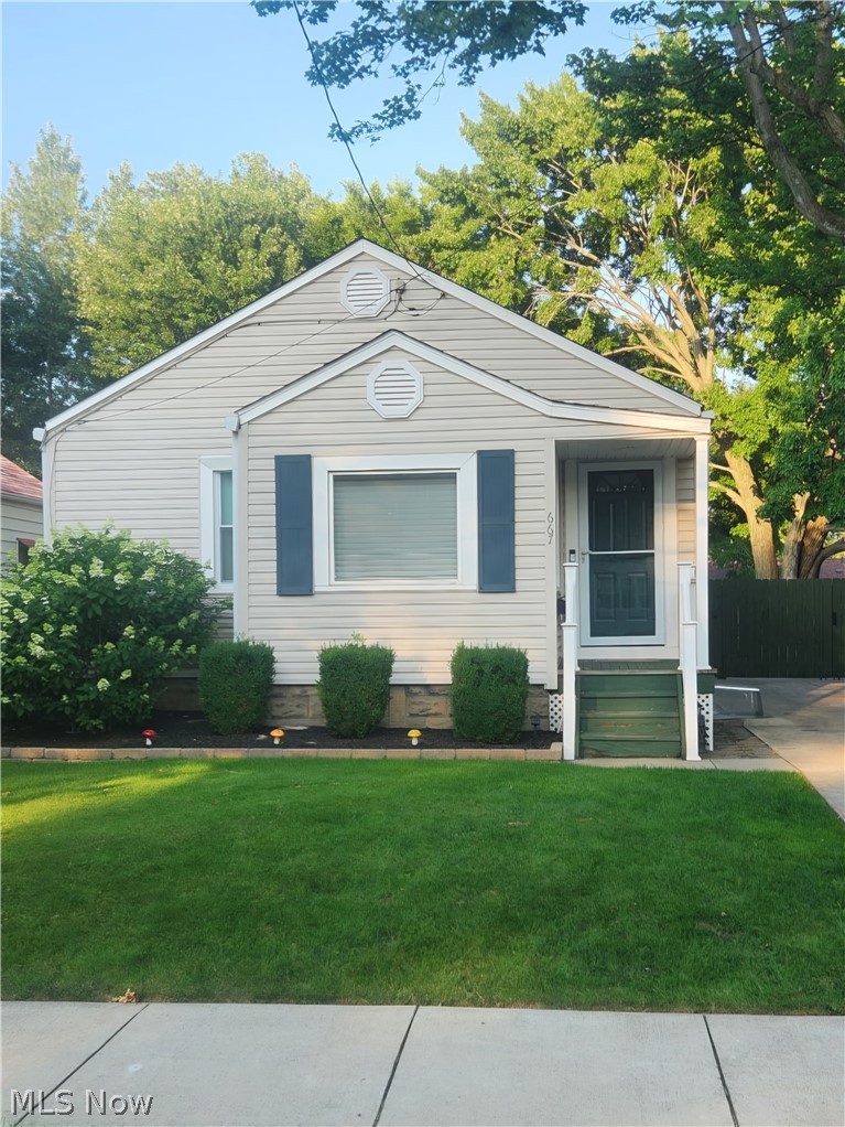 667 Essex Street Akron OH 44306
