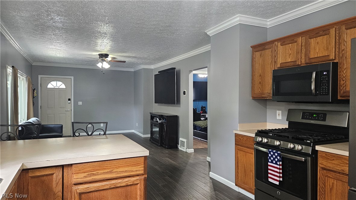 667 Essex Street Akron OH 44306