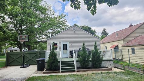 667 Essex Street Akron OH 44306