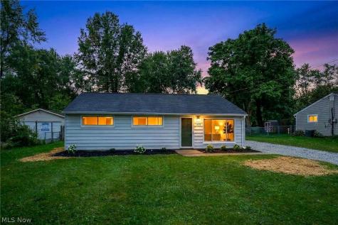1828 Glenwood Drive Twinsburg OH 44087