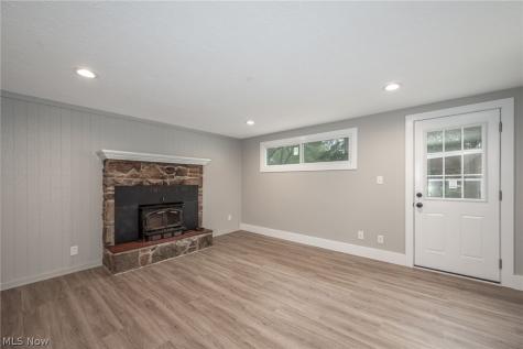 1828 Glenwood Drive Twinsburg OH 44087
