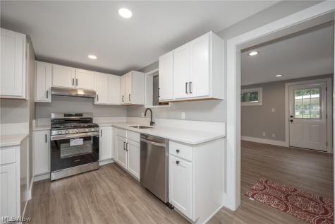 1828 Glenwood Drive Twinsburg OH 44087