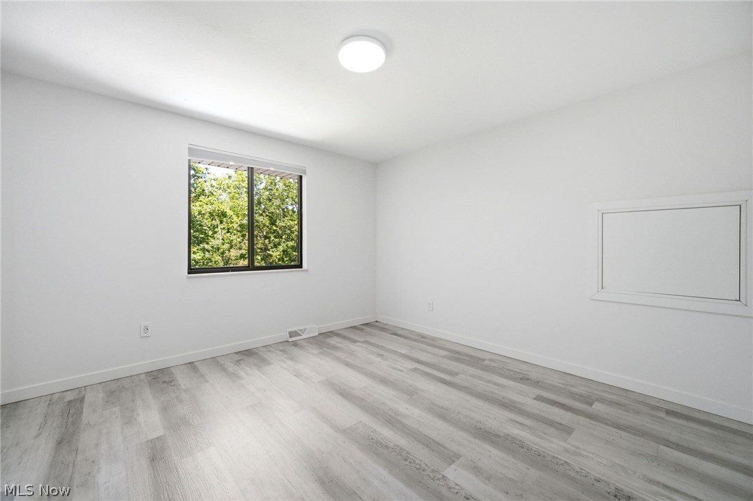 5864 North Oval Solon OH 44139