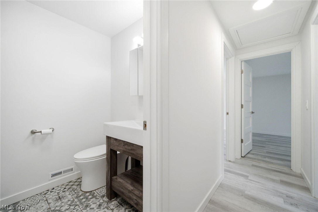 5864 North Oval Solon OH 44139