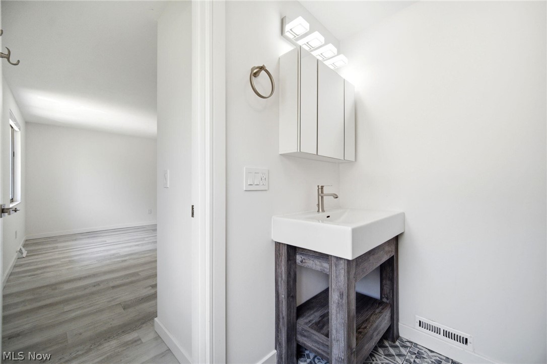 5864 North Oval Solon OH 44139