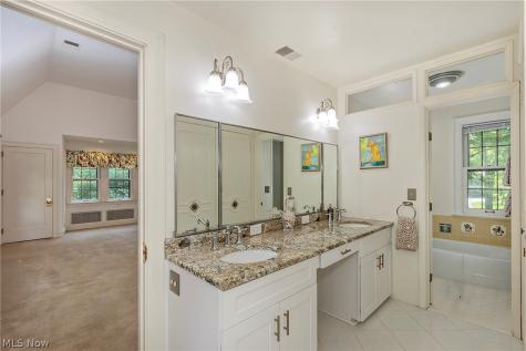 2800 Attleboro Road Shaker Heights OH 44120