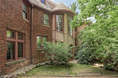 2800 Attleboro Road Shaker Heights OH 44120