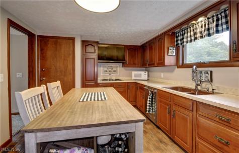 5201 Richville Drive SW Navarre OH 44662