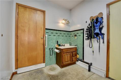 5201 Richville Drive SW Navarre OH 44662