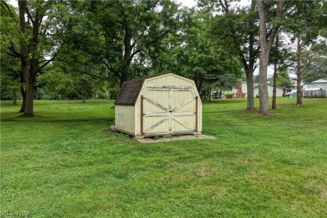 5201 Richville Drive SW Navarre OH 44662