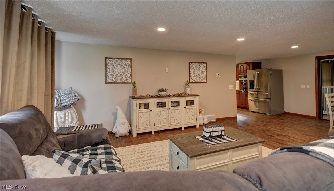 5201 Richville Drive SW Navarre OH 44662