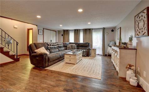 5201 Richville Drive SW Navarre OH 44662