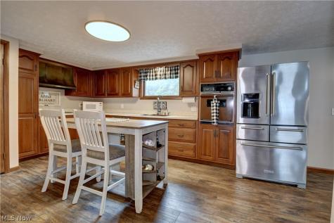 5201 Richville Drive SW Navarre OH 44662