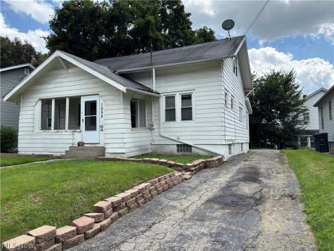 1558 Hillside Terrace Akron OH 44305
