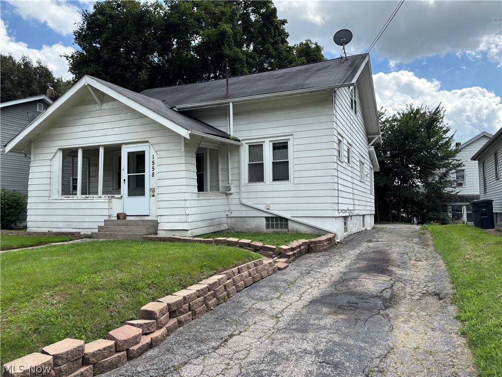 1558 Hillside Terrace Akron OH 44305