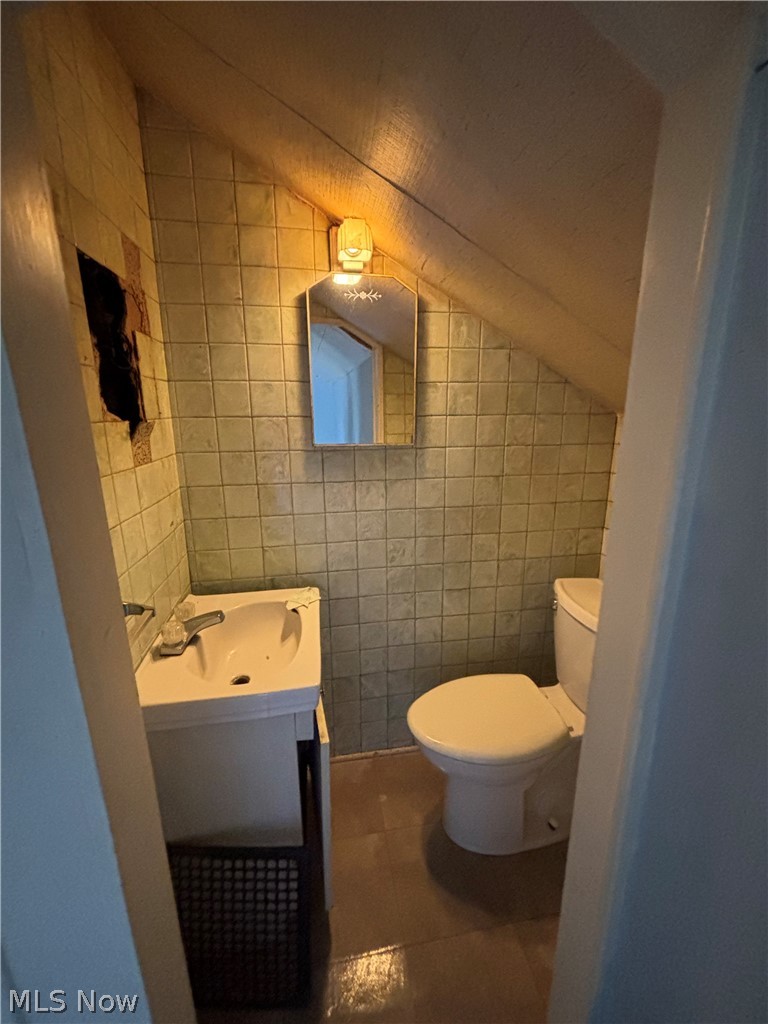 1558 Hillside Terrace Akron OH 44305