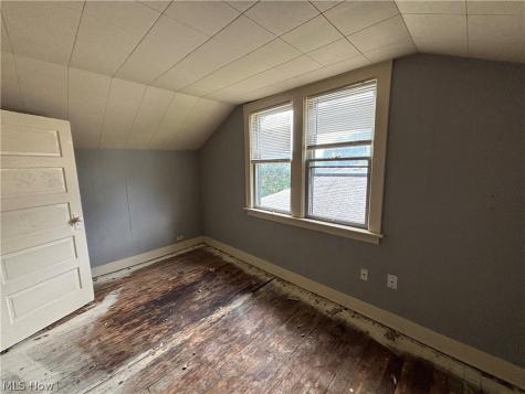 1558 Hillside Terrace Akron OH 44305