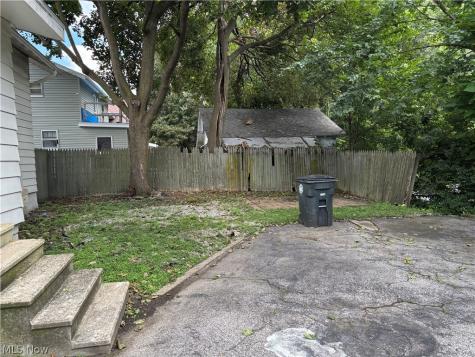 1558 Hillside Terrace Akron OH 44305