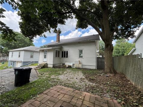 1558 Hillside Terrace Akron OH 44305
