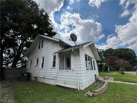 1558 Hillside Terrace Akron OH 44305