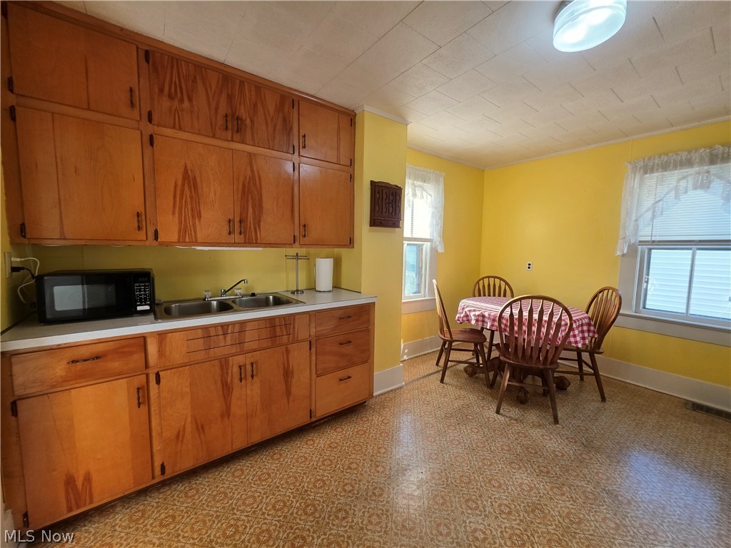 342 N Bridge Street Newcomerstown OH 43832
