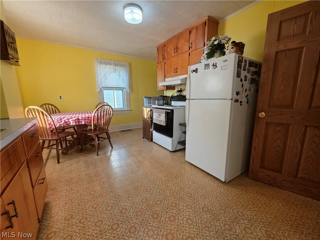 342 N Bridge Street Newcomerstown OH 43832
