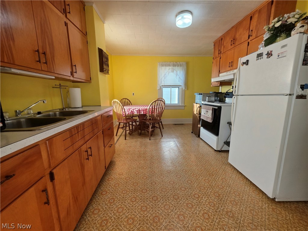342 N Bridge Street Newcomerstown OH 43832