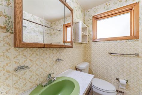 10985 Kader Drive Parma OH 44130