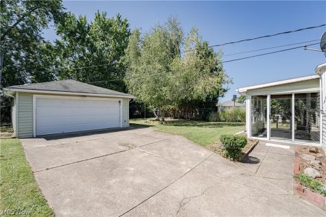 10985 Kader Drive Parma OH 44130