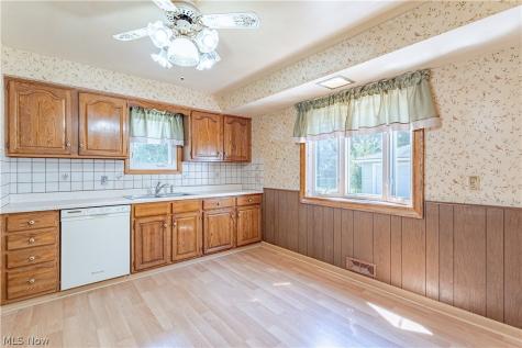 10985 Kader Drive Parma OH 44130