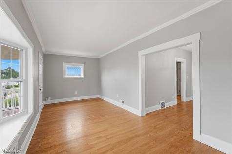 4423 Russell Avenue Parma OH 44134