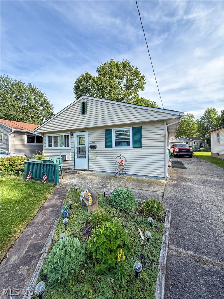 519 Case Avenue Elyria OH 44035