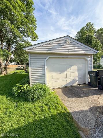 519 Case Avenue Elyria OH 44035