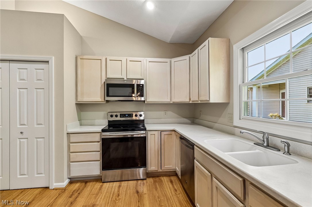 4258 Reserve Way Avon OH 44011