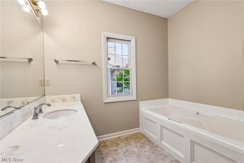 4258 Reserve Way Avon OH 44011