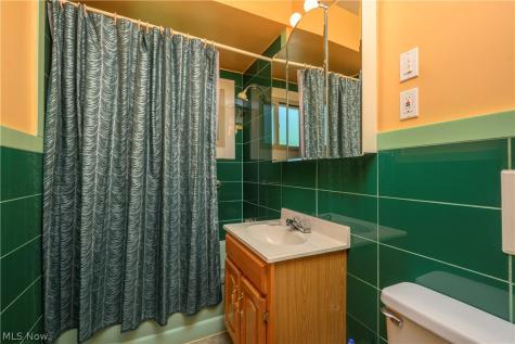 2035 Thornhill Drive Akron OH 44313