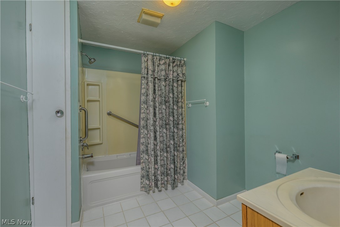 2035 Thornhill Drive Akron OH 44313