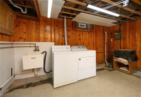 2035 Thornhill Drive Akron OH 44313