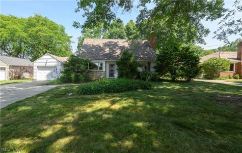 2035 Thornhill Drive Akron OH 44313