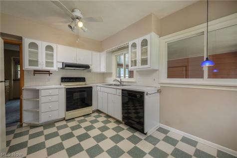 2035 Thornhill Drive Akron OH 44313