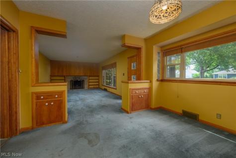 2035 Thornhill Drive Akron OH 44313