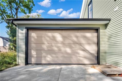 1803 Brevier Avenue Cleveland OH 44113