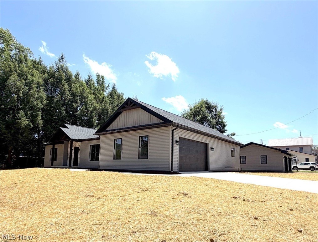 136 S Chestnut Street Gnadenhutten OH 44629