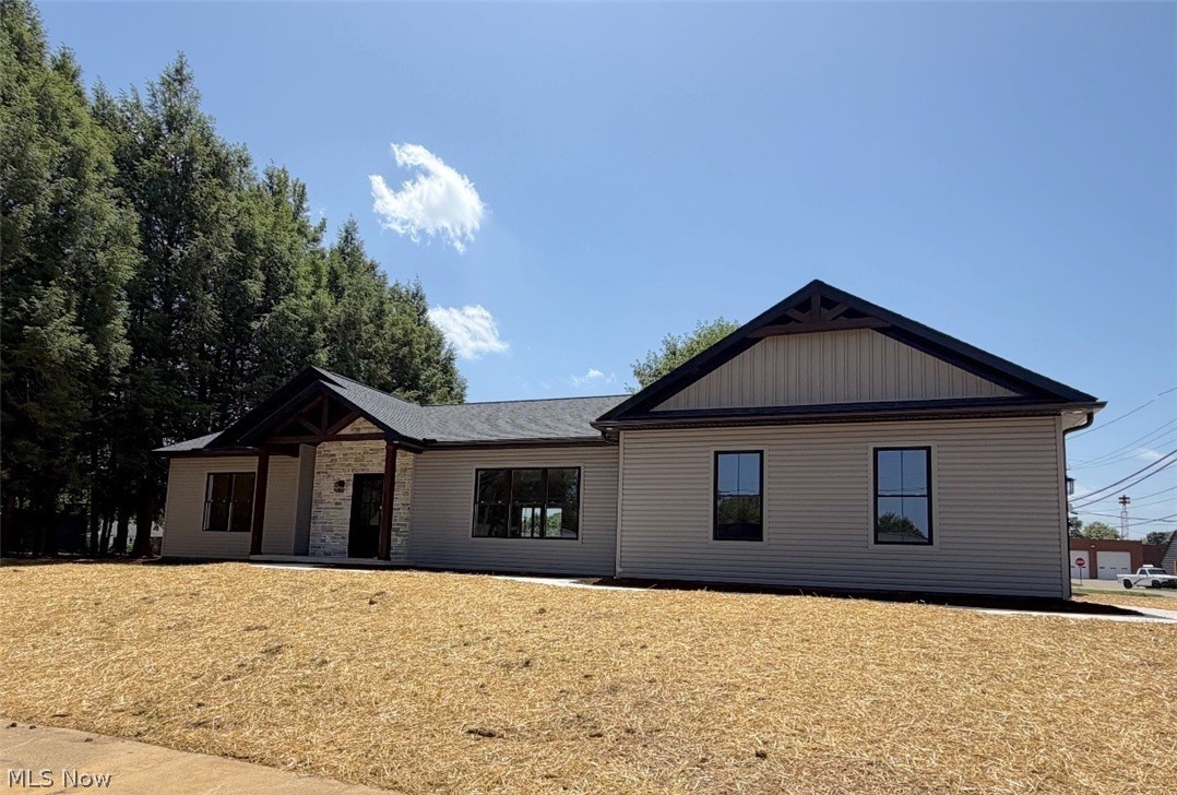 136 S Chestnut Street Gnadenhutten OH 44629